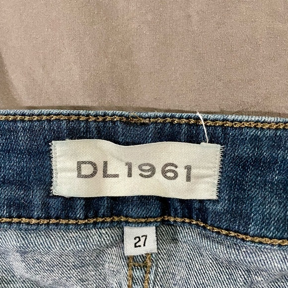 cute DL 1961 Jeans - Picture 3 of 4